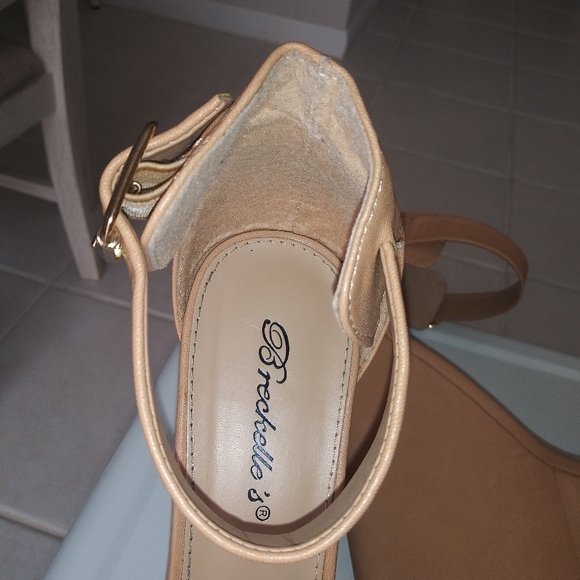 Breckelles Platform Wedges 7 Beige Pump Heels - Picture 6 of 9